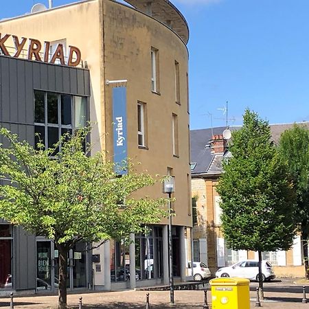 Kyriad Charleville Mezieres Buitenkant foto